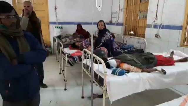 परीक्षा देने आ रही परीक्षार्थी बाइक से गिरी,फिर भी पहुंची परीक्षाकेन्द्र,परीक्षा के दौरान हुई बेहोश