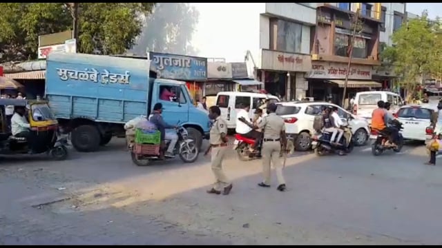 उपविभागीय पोलीस अधिकारी डॅनियल बेन व राज्य परिवहन अधिकाऱ्यांकडून शहरातील ट्राफिकची पाहणी