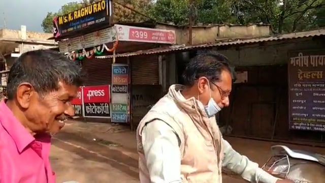 सर्व आदिवासी समाज द्वारा छत्तीसगढ़ शासन के नीतियों के विरोध में महाबंद का ऐलान किरन्दुल में दिखा बंद का असर 