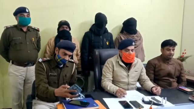 हथियार के साथ दो बदमाशों को पुलिस ने किया गिरफ्तार