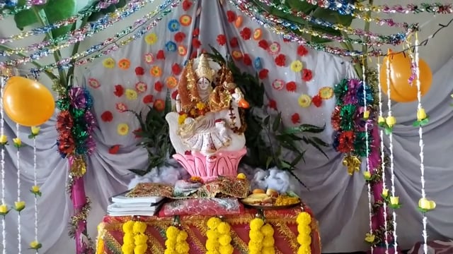 धूमधाम के साथ मनाया जा रहा सरस्वती पूजनोत्सव