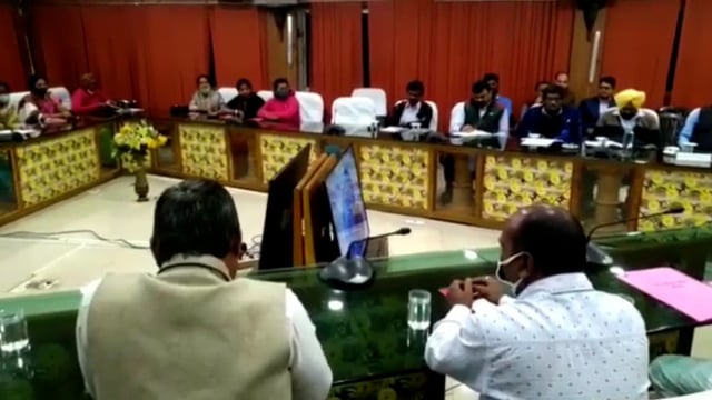 किरन्दुल नगरपालिका अध्यक्ष के नेतृत्व में पालिका परिषद ने विभिन्न मांगों को लेकर एनएमडीसी सीएमडी को सौंपा ज्ञापन