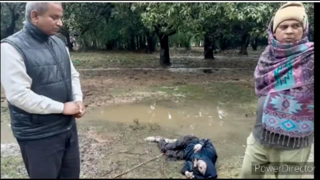 भारत नेपाल सीमा पर नो मेंस लैंड पर एक व्यक्ति का शव मिलने से सनसनी मौके पर पहुंचे सुरसंड पुलिस