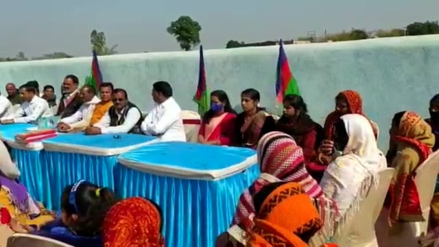 धोबियामोड मोड में आजसू केंद्रीय सचिव के समक्ष बेंगाबाद से पहुंचे दर्जनों महिला एवं पुरुषों ने थामा आजसू का दामन