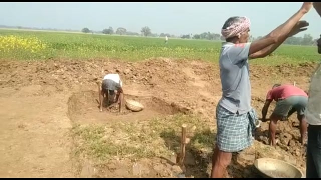 मनरेगा के तहत तालाब निर्माण का कार्य शुरू