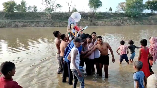 बिंद में विद्या की देवी माँ सरस्वती को दी गई विदाई, प्रतिमा का हुआ विसर्जन