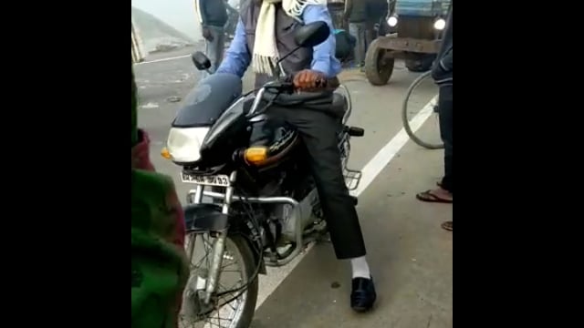 पचरुखिया-हसपुरा मुख्य पथ पर तिलकपुरा मोड़ के पास बस व डम्फर में टक्कर,चालक घायल