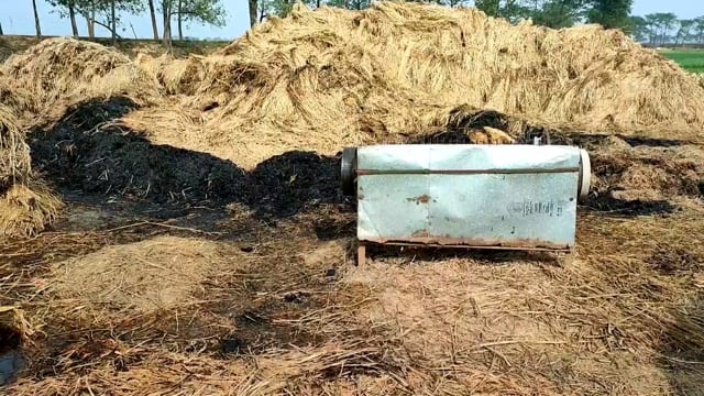 जमसारी गांव में धान की पुंज में आग लगने से तैयार फसल जलकर हुई राख