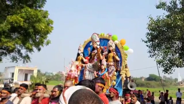 मां सरस्वती की प्रतिमा का किया गया विसर्जन।