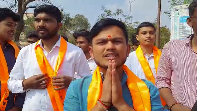 विद्यापीठ कायद्याच्या विरोधात अखिल भारतीय विध्यार्थी परिषदेचे तहसीलदार यांना निवेदन