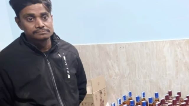 बांका पुलिस की शराब तस्करों पर नज़र ,,/हो रही है शराब बरामद 