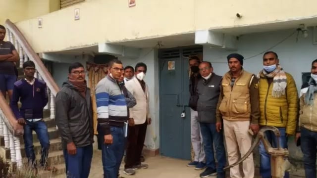 काशीचक में अवैध रूप से संचालित नर्सिंग होम को किया गया सील