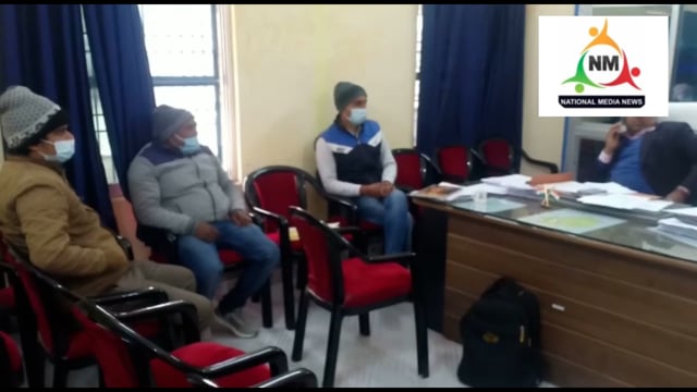 सिरदला प्रखंड विकास पदाधिकारी ने कोरोना टीकाकरण को लेकर स्वास्थ्य कर्मियों के साथ की समीक्षात्मक बैठक