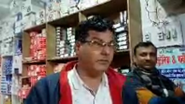 सरेशामकार का शीशा तोड़कर उचक्के ने उड़ाया नौ लाख