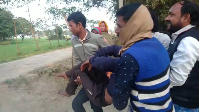 हसनगंज बाइक की ठोकर से महिला जख्मी, विरोध में बाइक चालक की हुई पिटाई