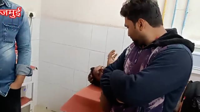  आभूषण व्यापारी का आभूषण से भरा थैला लेकर युवक हुआ फरार युवक को पकड़ने के दौरान घायल हुआ व्यापारी।