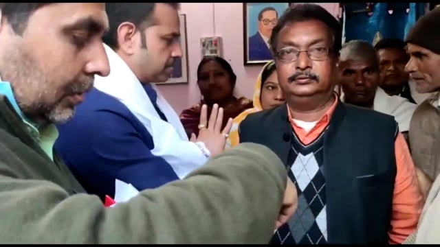 नवादा सांसद चंदन सिंह सिरदला बाजार पहुंचकर लोगों से क्षेत्र का जाना हाल-चाल