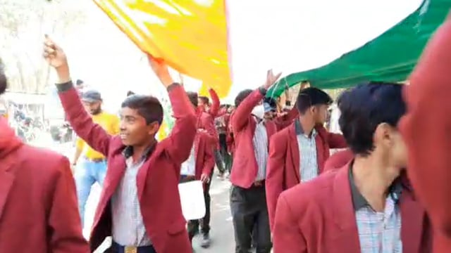 अखिल भारतीय विद्यार्थी परिषद ने पुलवामा के शहीदों को किया याद, तिरंगा यात्रा निकाल कर दी श्रद्धांजलि