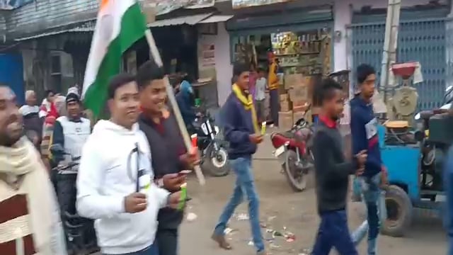 हिलसा में छात्र युवाओ ने कैंडल मार्च निकाल पुलवामा में शहीद हुए जवानों को दी श्रद्धाजंलि