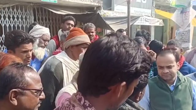 खाद की किल्लत को लेकर गोगरी में किसानों ने किया हंगामा
