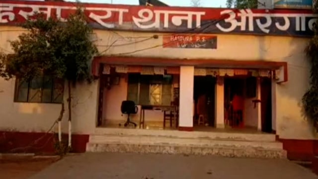 पुलिस ने किया महुआ शराब बरामद