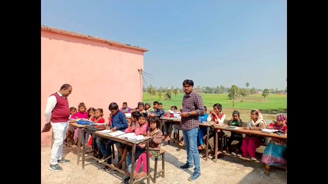 DM के निर्देशानुसार CO और RO  ने बिजुबीघा पंचायत के दर्जनों विद्यालयों का किया औचकनिरीक्षण