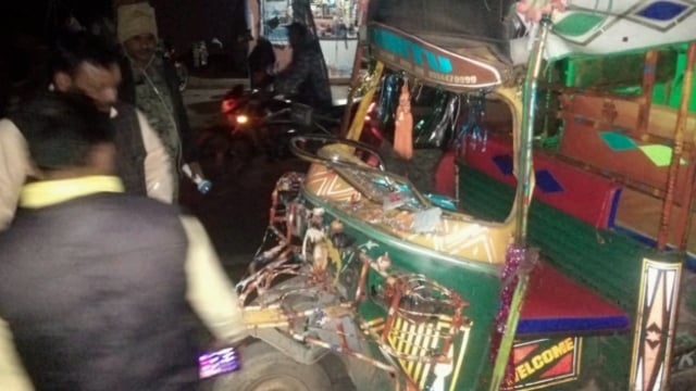 गांडेय युनियन बैंक के समिप तेज रफ्तार टेम्पो ने खडी ट्रेक्टर में मारी जोरदार टक्कर ,दो गंभीर
