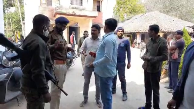 शहर के सिन्हा कॉलेज मोड़ के समीप बाइक की डिक्की से उचक्के ने उड़ाया लाखों के जेवरात