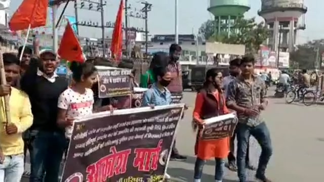 लावण्या आत्महत्या मामले में अभाविप ने शहर में निकाला आक्रोश मार्च