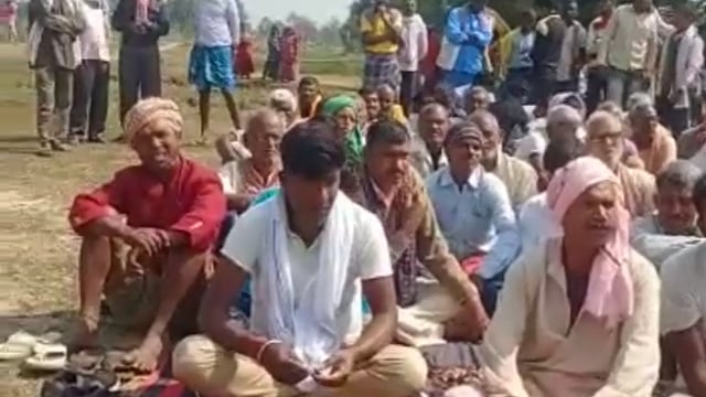 लहना में ग्राम सभा का आयोजन।