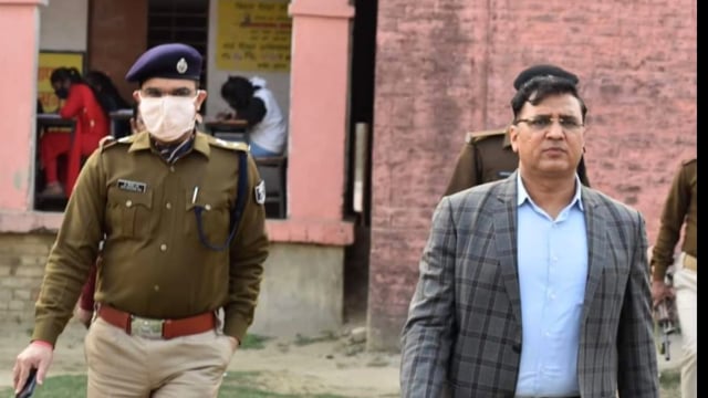 जिले में शांतिपूर्ण एवं कदाचार मुक्त वातावरण में प्रथम दिन मैट्रिक की परीक्षा का समापन हुआ।