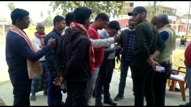 बिजली कर्मियों ने सिरदला में डोर टू डोर बिजली बिल का किया कलेक्सन,एक लाख रुपये की हुई वसूली