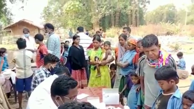 दंतेवाड़ा में संपर्क कॉल सेंटर के माध्यम से लगाई गई चौपाल डीपीएम ने दी स्वास्थ्य विभाग के योजनाओं की जानकारी