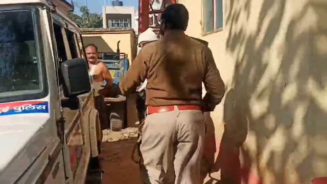    नवविवाहिता लड़की के फेसबुक  का फर्जीआईडी बनाकर आपत्तिजनक फोटो डालने के आरोप में अभियुक्त की हुई गिरफ्तारी