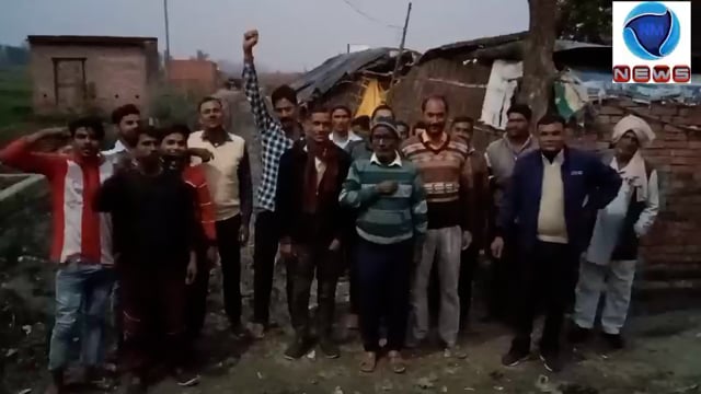 पलिया विधानसभा की जनता का सड़क न बनने से विरोध प्रदर्शन