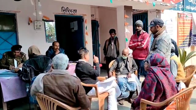 अंचलाधिकारी के नेतृत्व में लगाया गया जनता दरबार