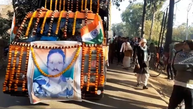 शहीद की पत्नी ने 35 वर्षों से रखा दस का नोट यादगार बना