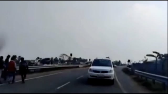 सोनबरसा प्रखंड में दुष्कर्म पीड़िता के चाचा ने शर्म से ऑटो चलाना किया बंद,घर पहुंची राजद नेत्री उनके ऑटो से लौटी अपने घर