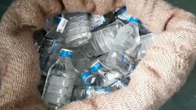 जीरादेई में 40 लीटर देशी और 25 लीटर विदेशी शराब के साथ एक धंधेबाज गिरफ्तार।