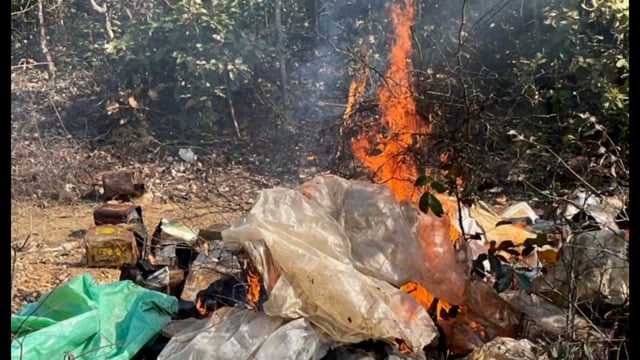 पुलिस ने सबलपुर और अलखजारा जंगल में सर्च अभियान चलाकर शराब बनाने के उपकरण सहित 250 टीन जावा महुआ किया बरामद