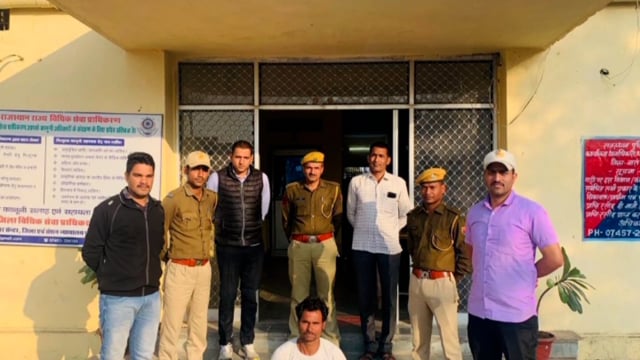 बारा जिले के मांगरोल कस्बे मे एक शराबी ने नशे मे धुत होकर मंदिर का तोडा शिवंलिग पुलिस ने आरोपी को किया गिरफ्तार 