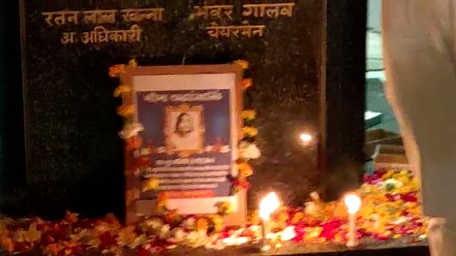 कोटा की नाबालिग बेटी परिधि जेन के हत्यारो को गिरफ्तार करने की मांग को लेकर बारा व मागरोल मे केडल मार्च निकाल दी श्रदाजलि