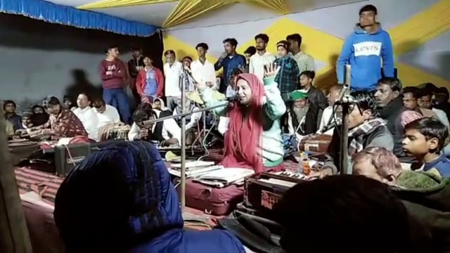 हिसुआ टी एस  कालेज के पिछे उर्स मेले का आयोजन किया गया । लक्की बाबा के मजार पर किया गया चादर पेशी 