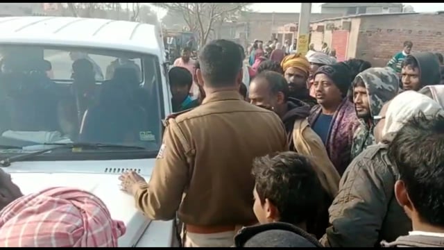 जमुई खैरा मुख्य मार्ग नीमा रंग के पास चोरी चोर करते हुए पकड़ा गया रहने वाला हर नहा का है जमुई से पंकज कुमार की रिपोर्ट