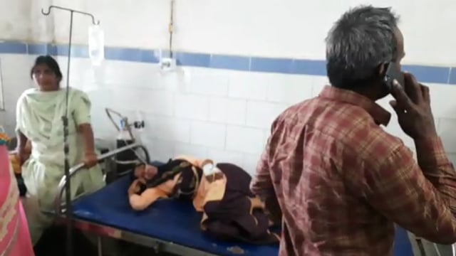 शहर के एक परीक्षा केंद्र पर एक छात्ररा परीक्षार्थी की तबीयत बिगड़ी,सदर अस्पताल में हुआ इलाज