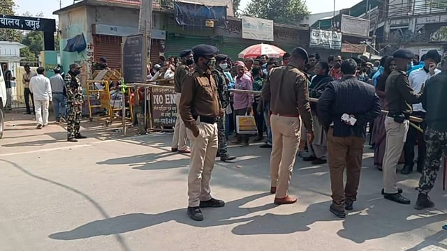 समाज सुधार अभियान के तहत नीतीश कुमार CM जमूई लोग परेशान हैं अपने काम जाने के लिए पर प्रशासन के द्वारा नहीं जाने दिया गया