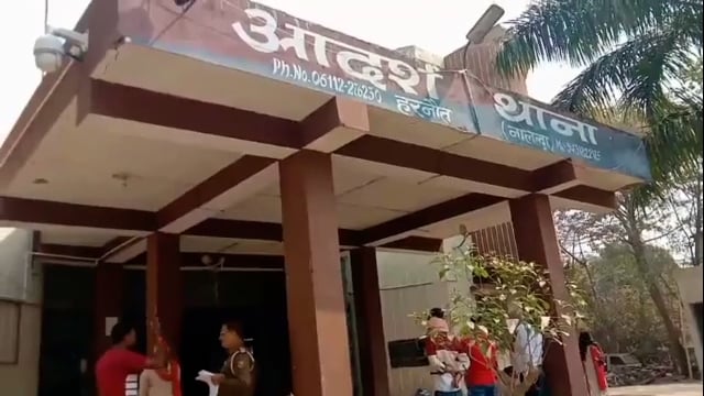 हरनौत थाना क्षेत्र के लोहरा गांव में दो पक्षों के बीच हुई मारपीट, थाने में दिया गया आवेदन