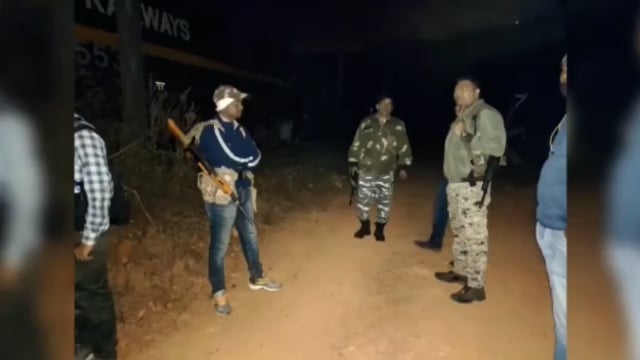 नक्सलियों ने बचेली भांसी के बीच किया वारदात मालगाड़ी के इंजन में लगाया आग