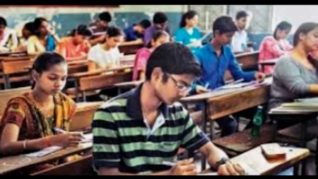 पुपरी में सड़क जाम से राहगीर परेशान