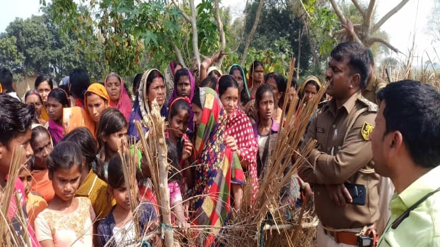 ससुराल आये युवक की धारदार हथियार से गला रेत कर हत्या पोस्टमार्टम के लिए भेजा गया सदर अस्पताल जमुई।